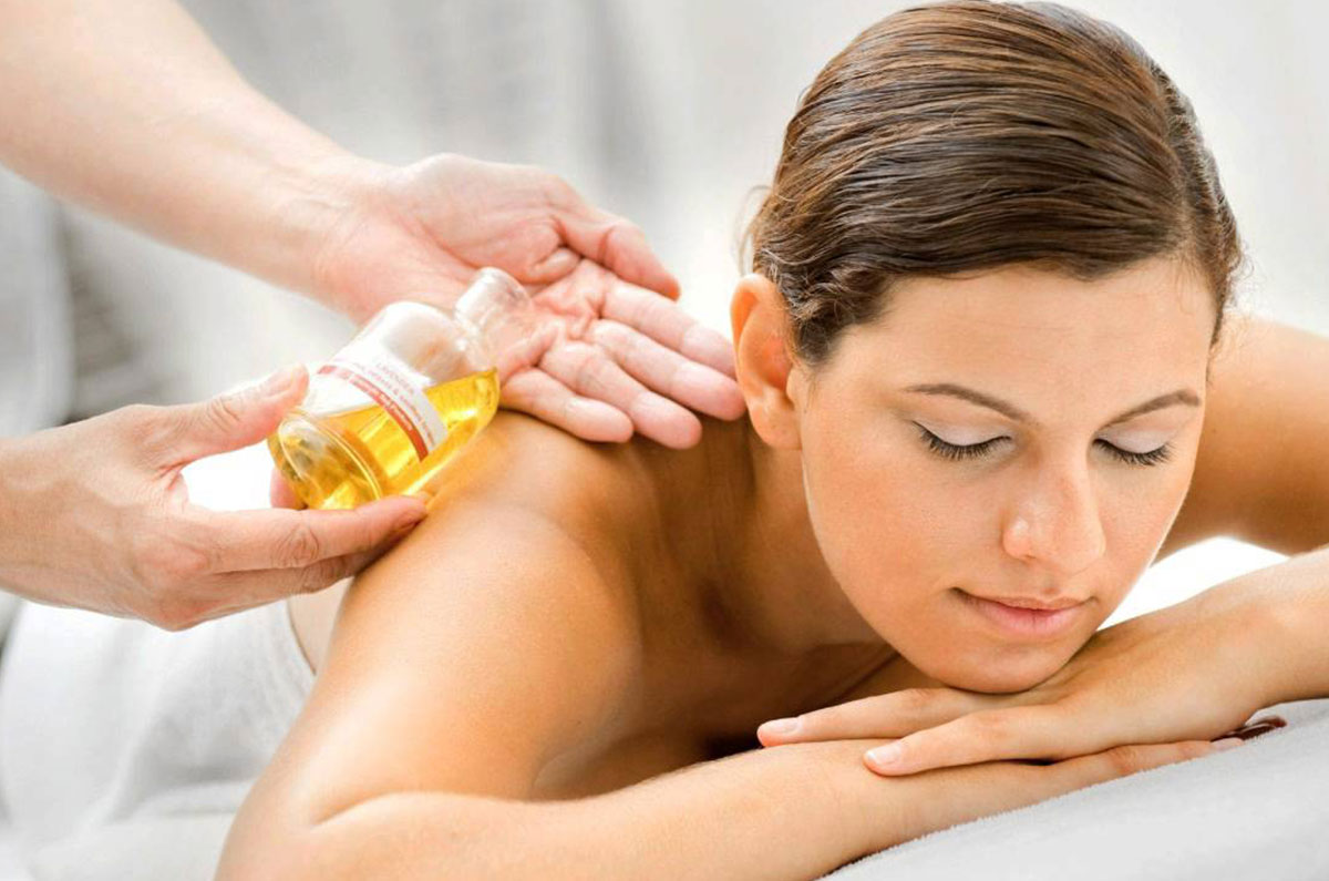 hot oil lapping at paradise massage center Islamabad | Bahria Town